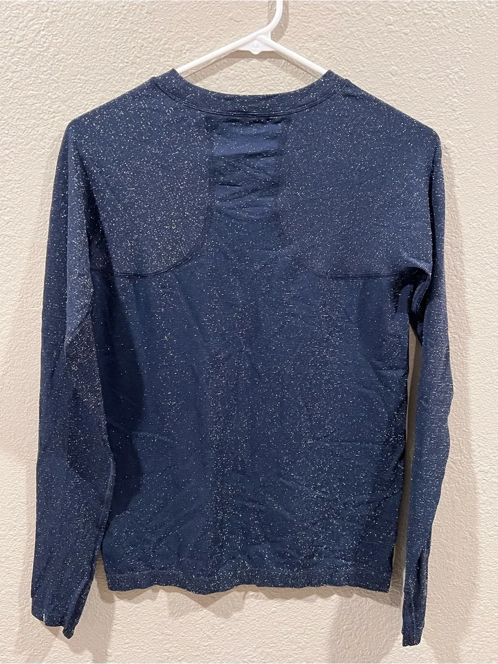 Athleta Momentum Shine Top Navy Blue Metallic Sparkle Seamless Shirt Size M.